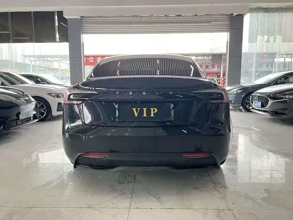 Tesla Model 3 — фото 5