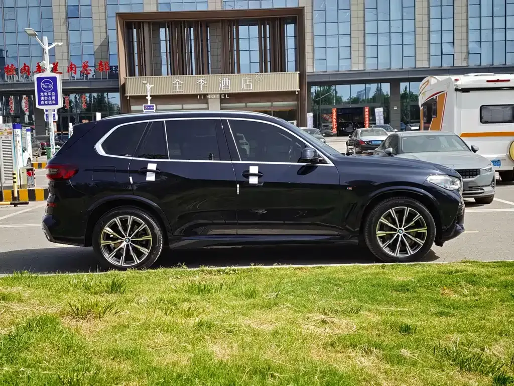 BMW X5 New Energy (Import) — фото 9