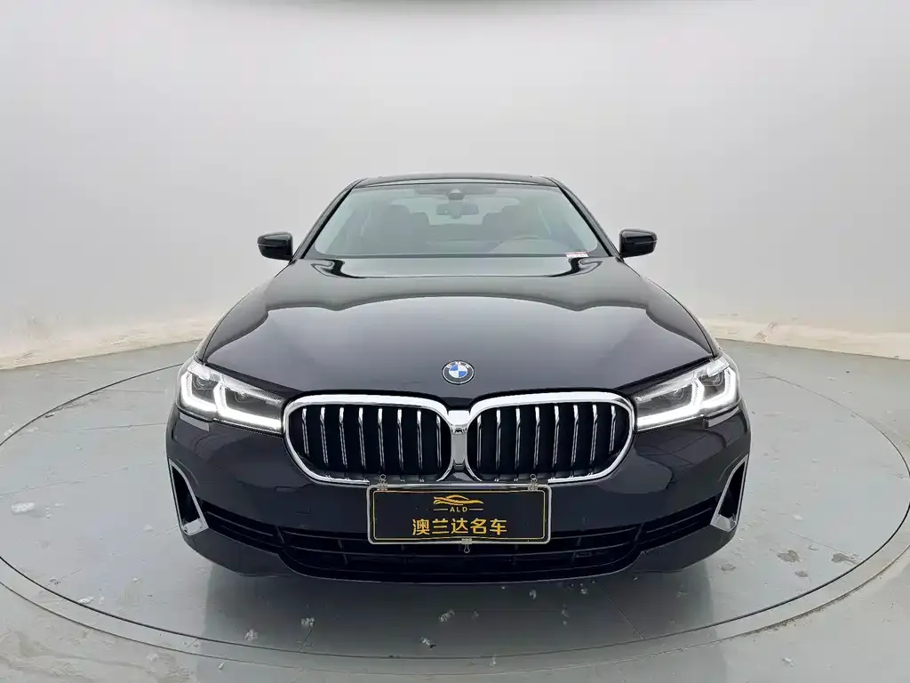 BMW 5 Series — фото 4