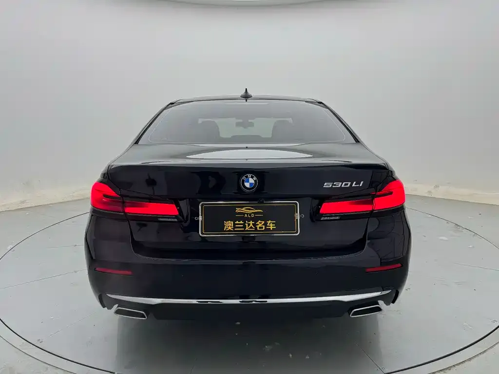 BMW 5 Series — фото 2