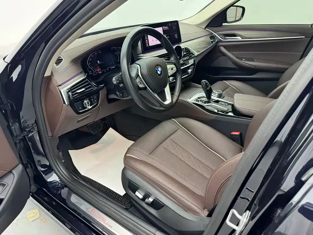 BMW 5 Series — фото 10