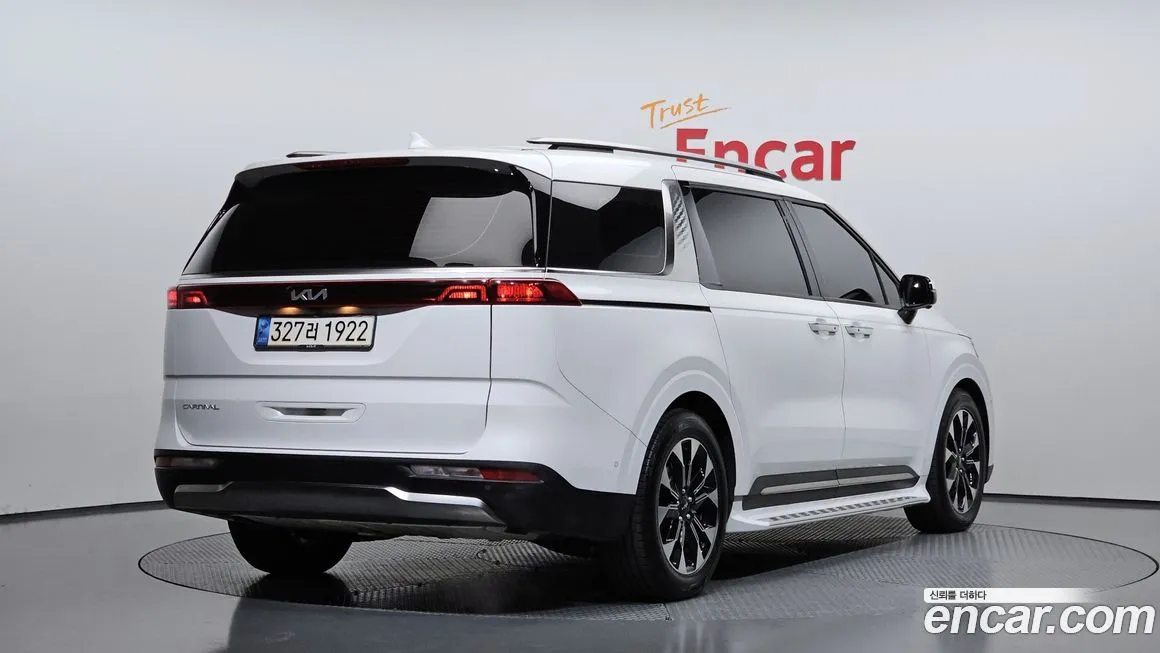 Kia Carnival — фото 3