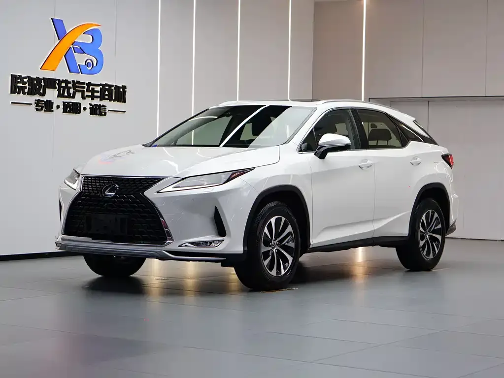 Lexus RX — фото 1