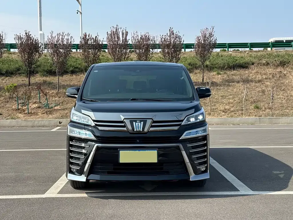 Toyota Vellfire — фото 5