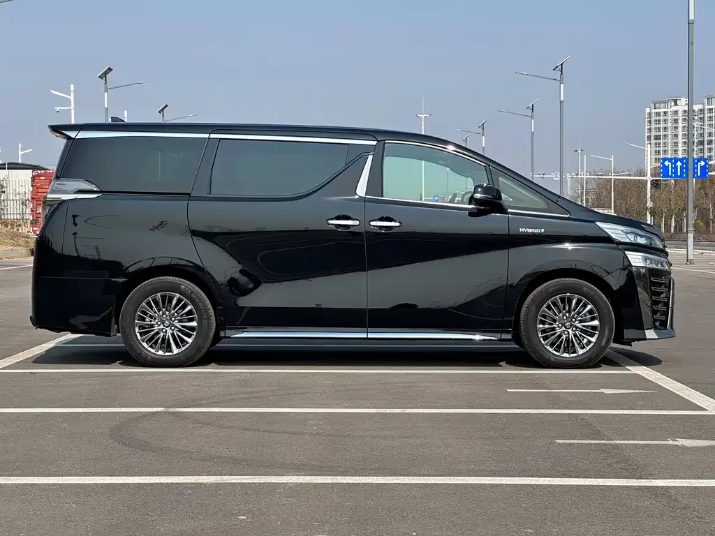Toyota Vellfire — фото 8