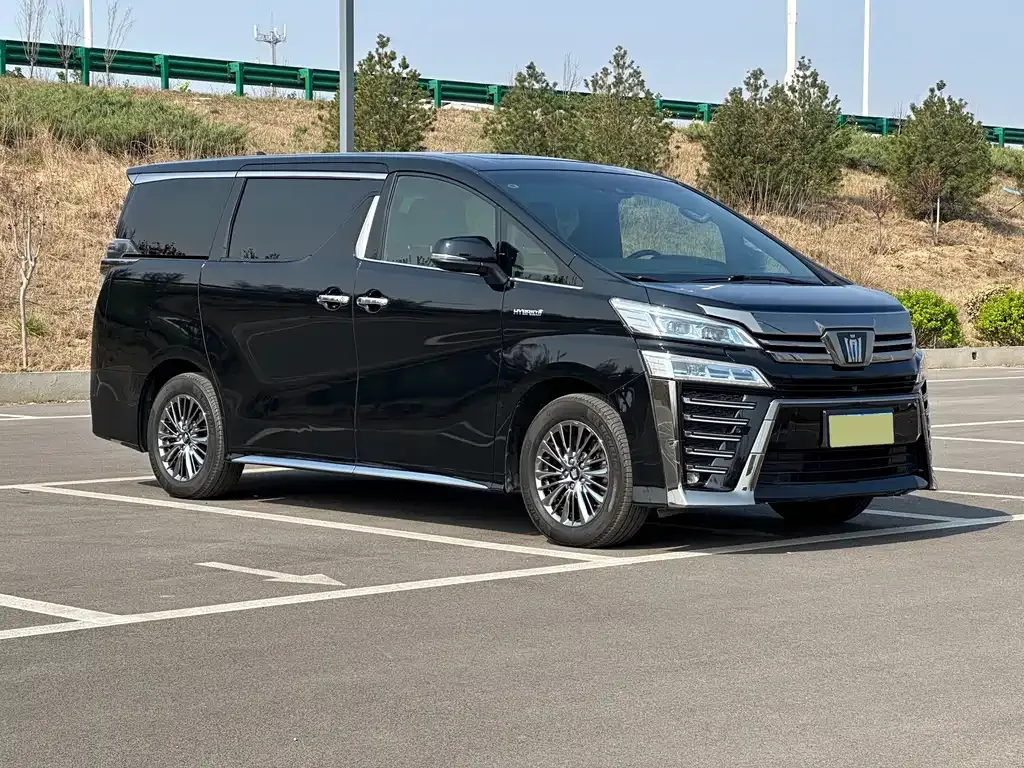 Toyota Vellfire — фото 6