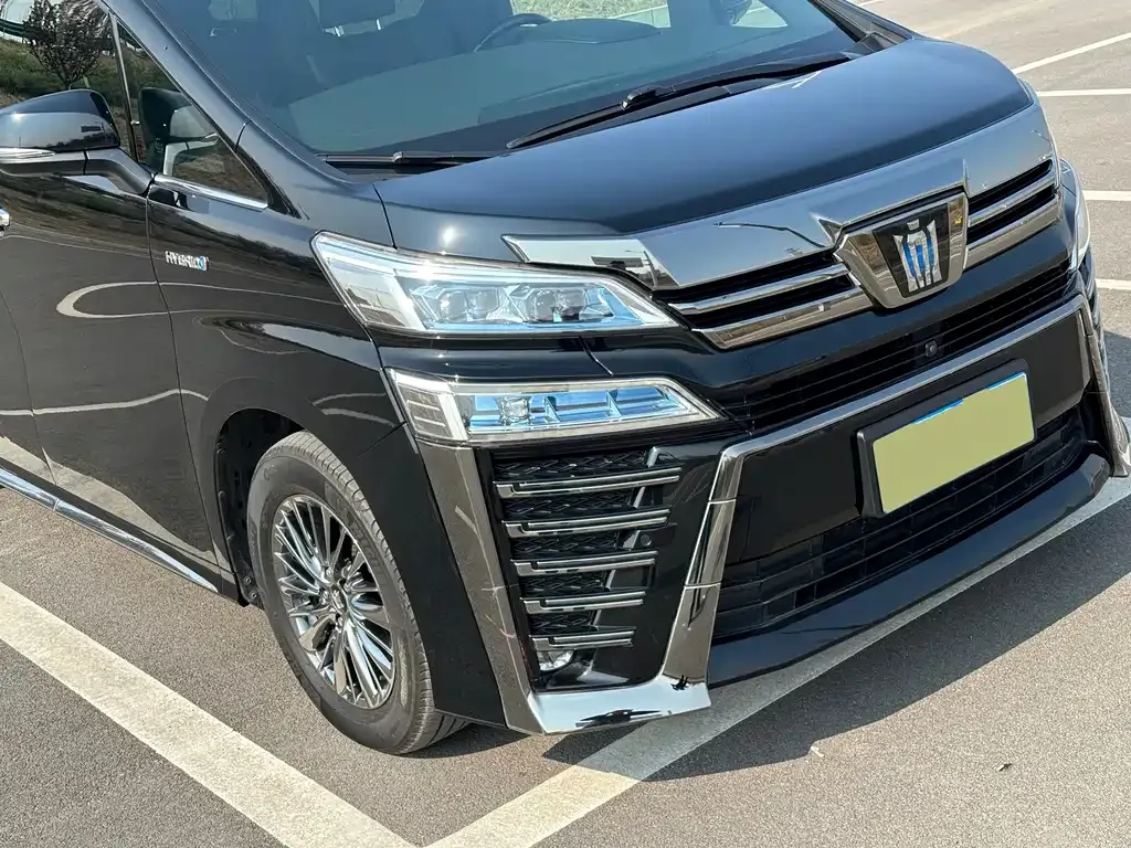 Toyota Vellfire — фото 4