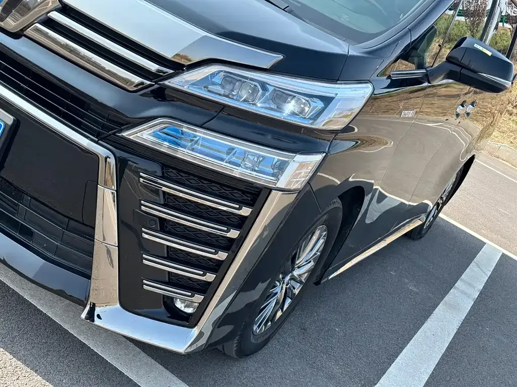 Toyota Vellfire — фото 7