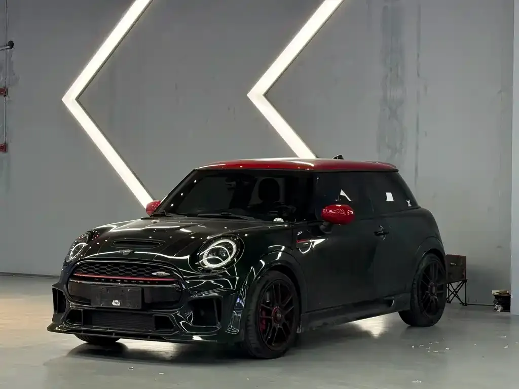 MINI JCW (John Cooper Works) — фото 1