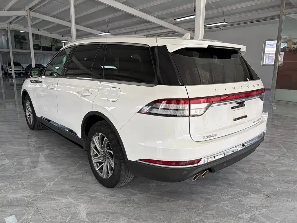 Lincoln Aviator — фото 7