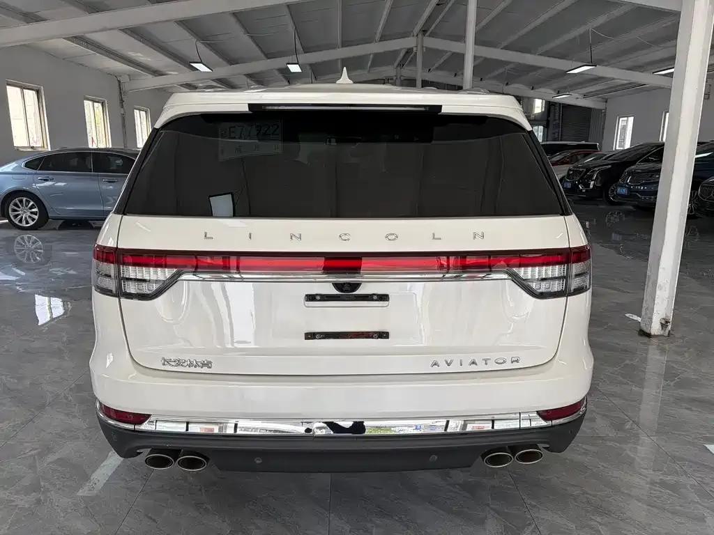 Lincoln Aviator — фото 9