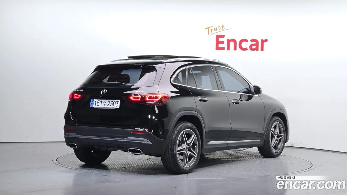 Mercedes-Benz GLA-Class — фото 6