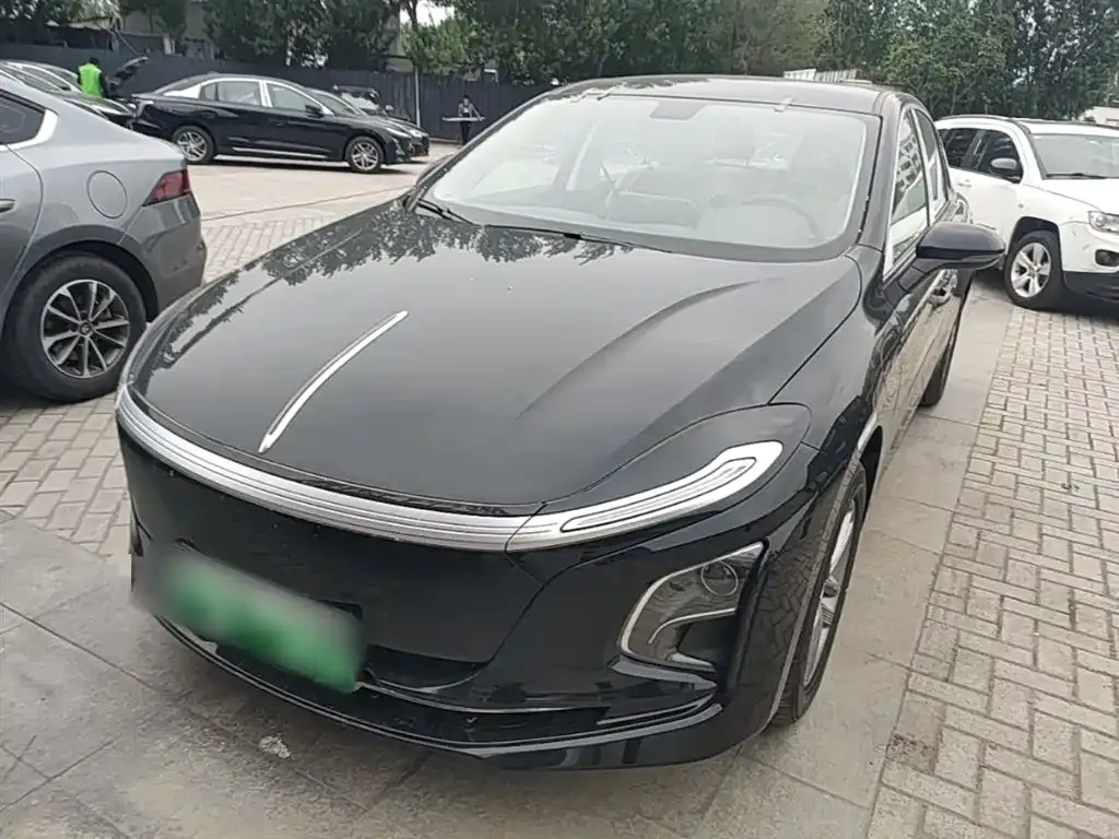 Hongqi E-QM5 — фото 1