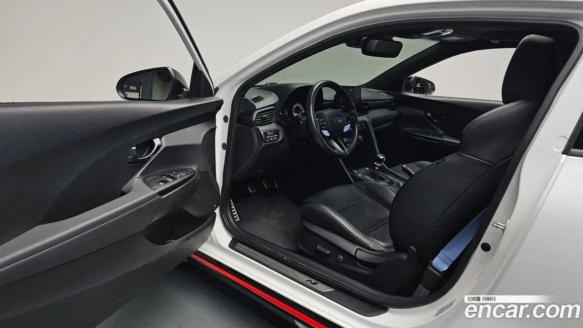 Hyundai Veloster — фото 6