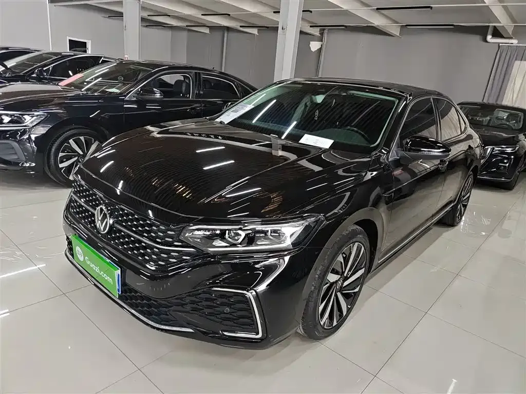 Volkswagen Passat — фото 1