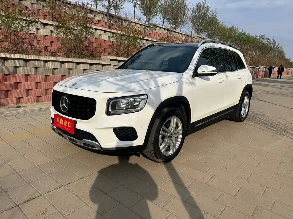 Mercedes-Benz GLB — фото 1