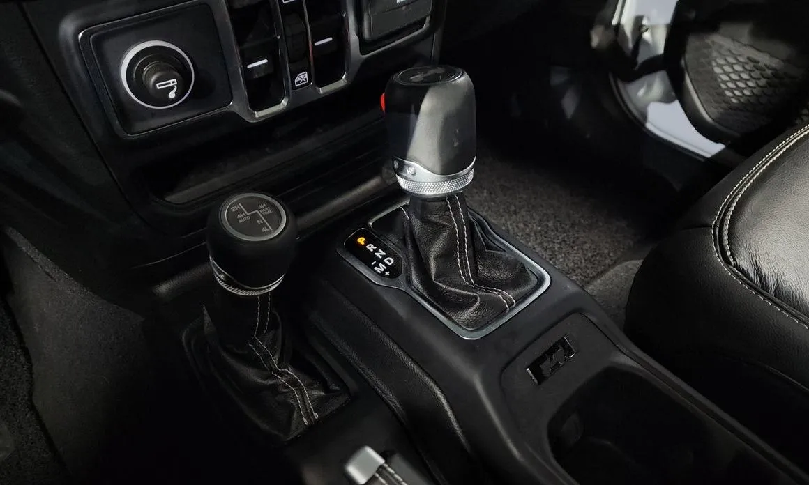 Jeep Wrangler — фото 6