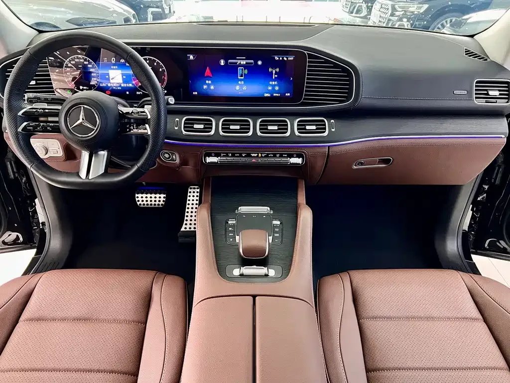 Mercedes-Benz GLS — фото 7