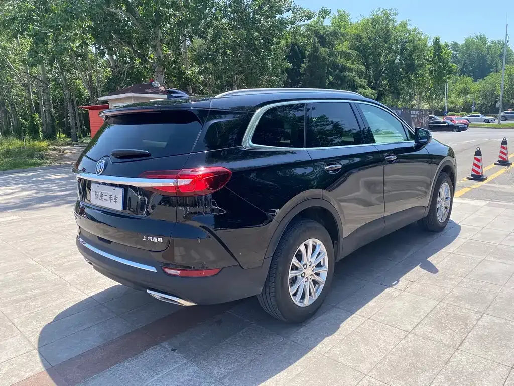 Buick Enclave — фото 9