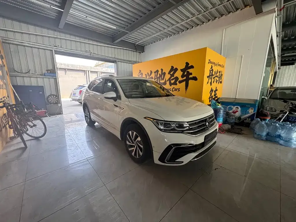 Volkswagen Tiguan L New Energy — фото 4