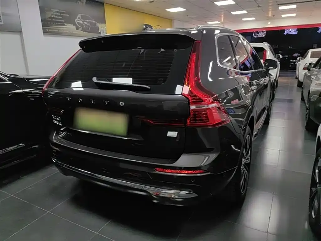 Volvo XC60 PHEV — фото 8
