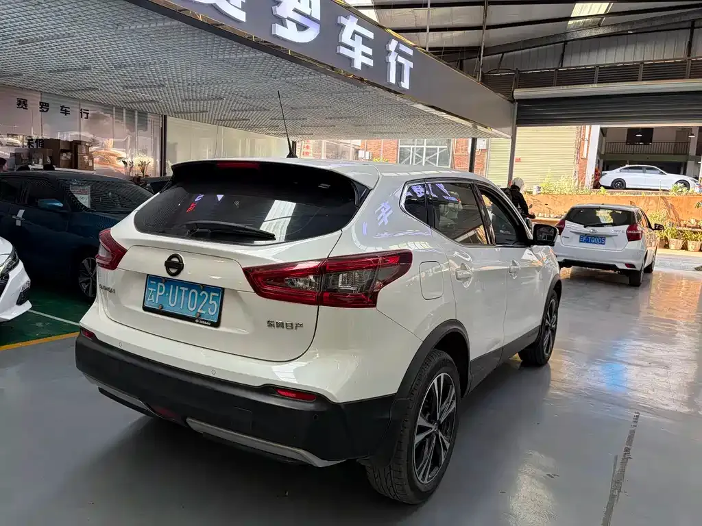 Nissan Qashqai — фото 2