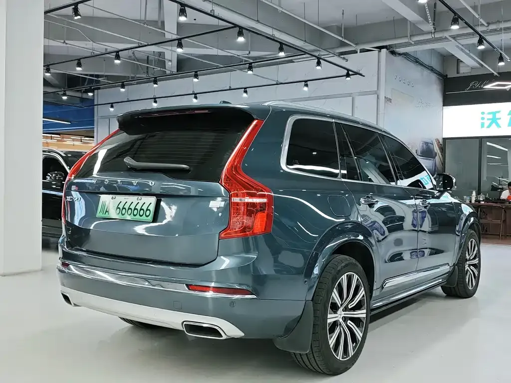 Volvo XC90 PHEV — фото 8