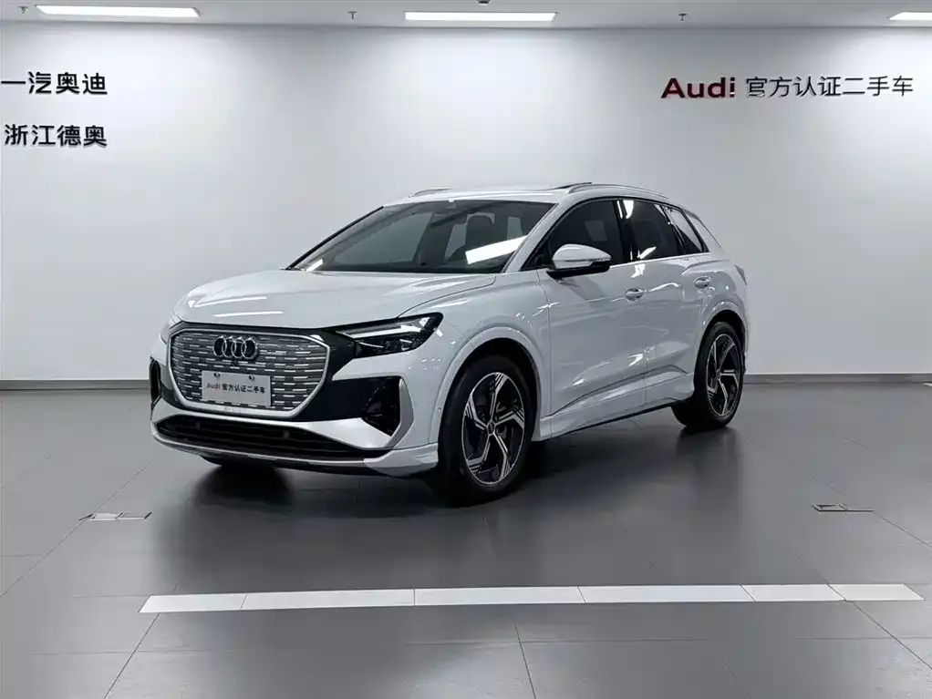 Audi Q4 e-tron — фото 1