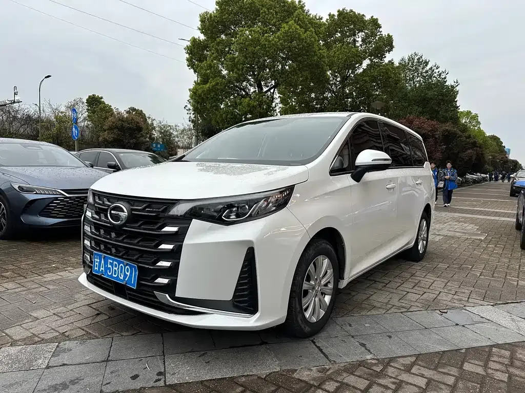 GAC Motor Trumpchi M6 — фото 1