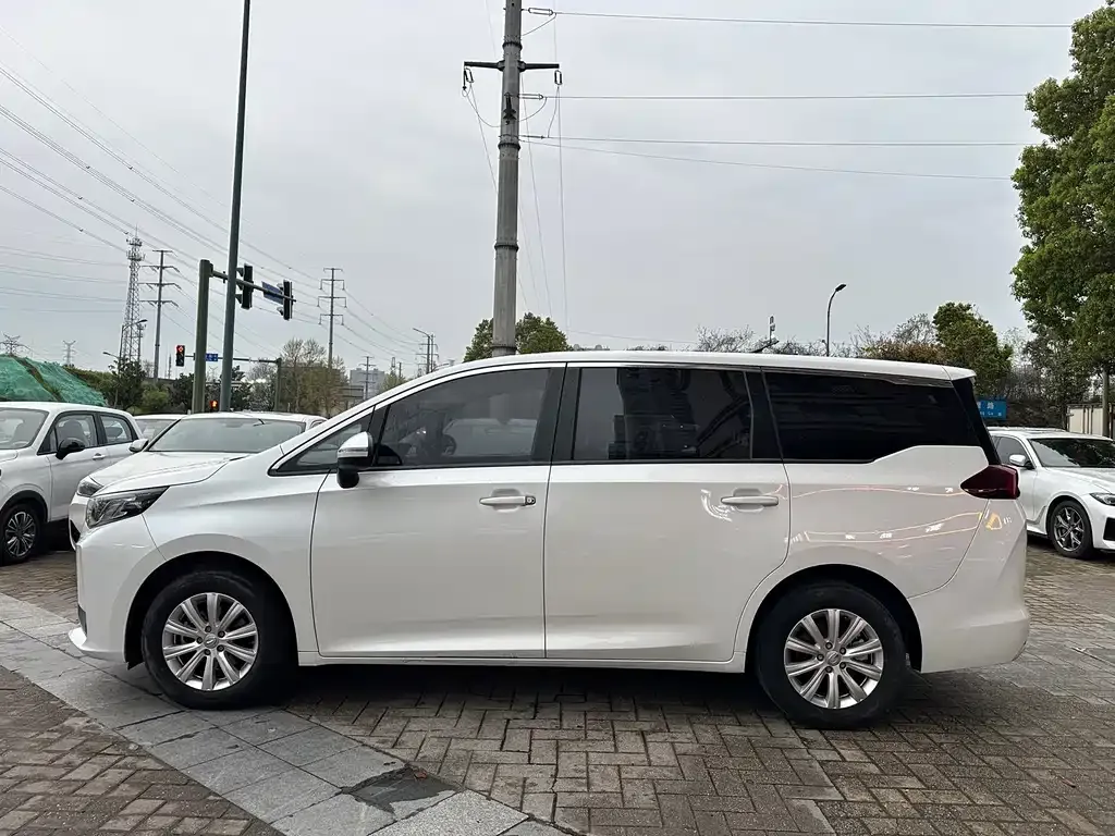 GAC Motor Trumpchi M6 — фото 6