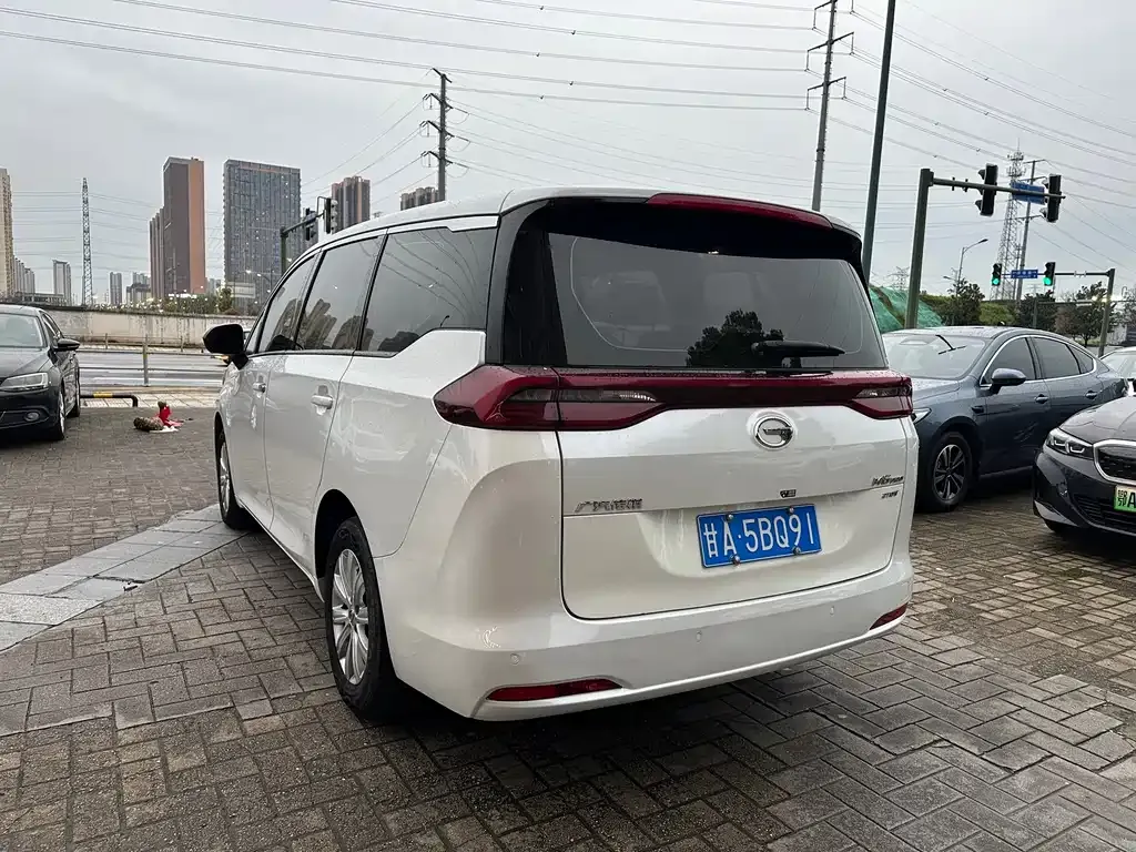 GAC Motor Trumpchi M6 — фото 3