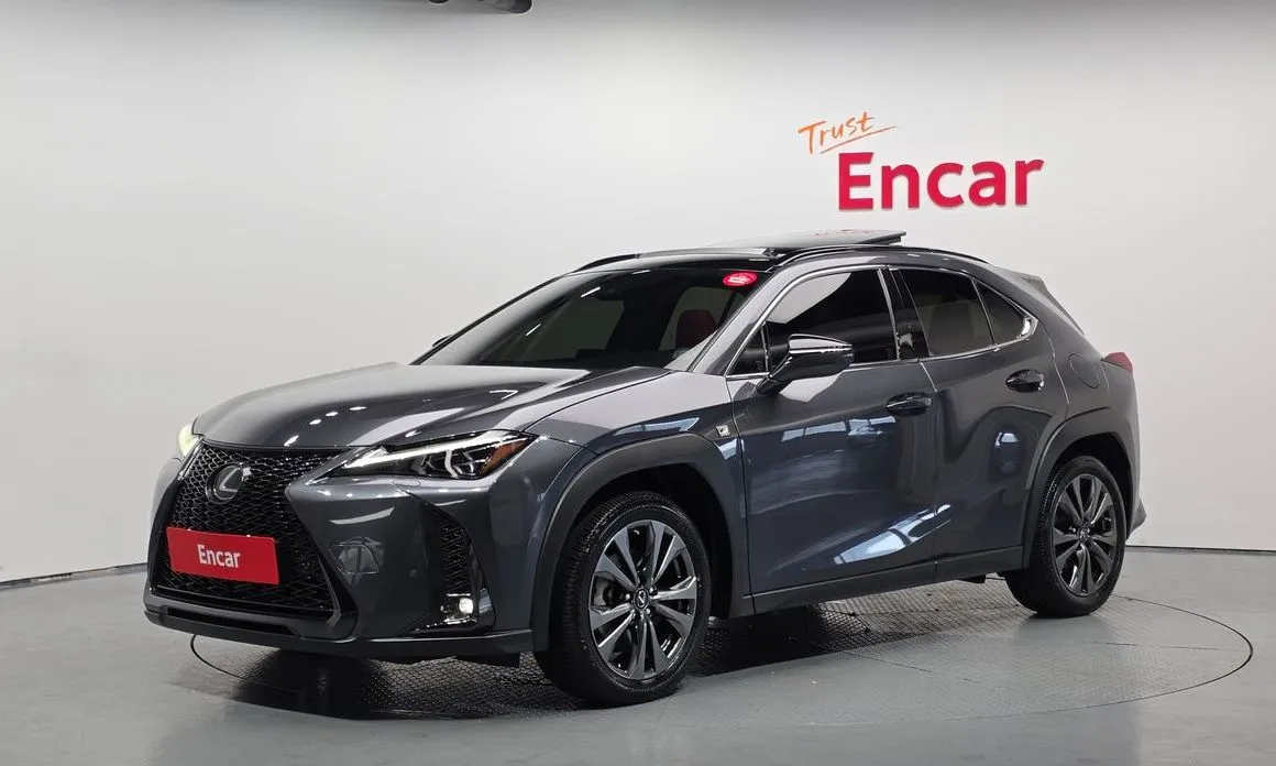 Lexus UX — фото 1
