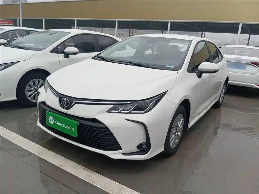 Toyota Corolla — фото 1