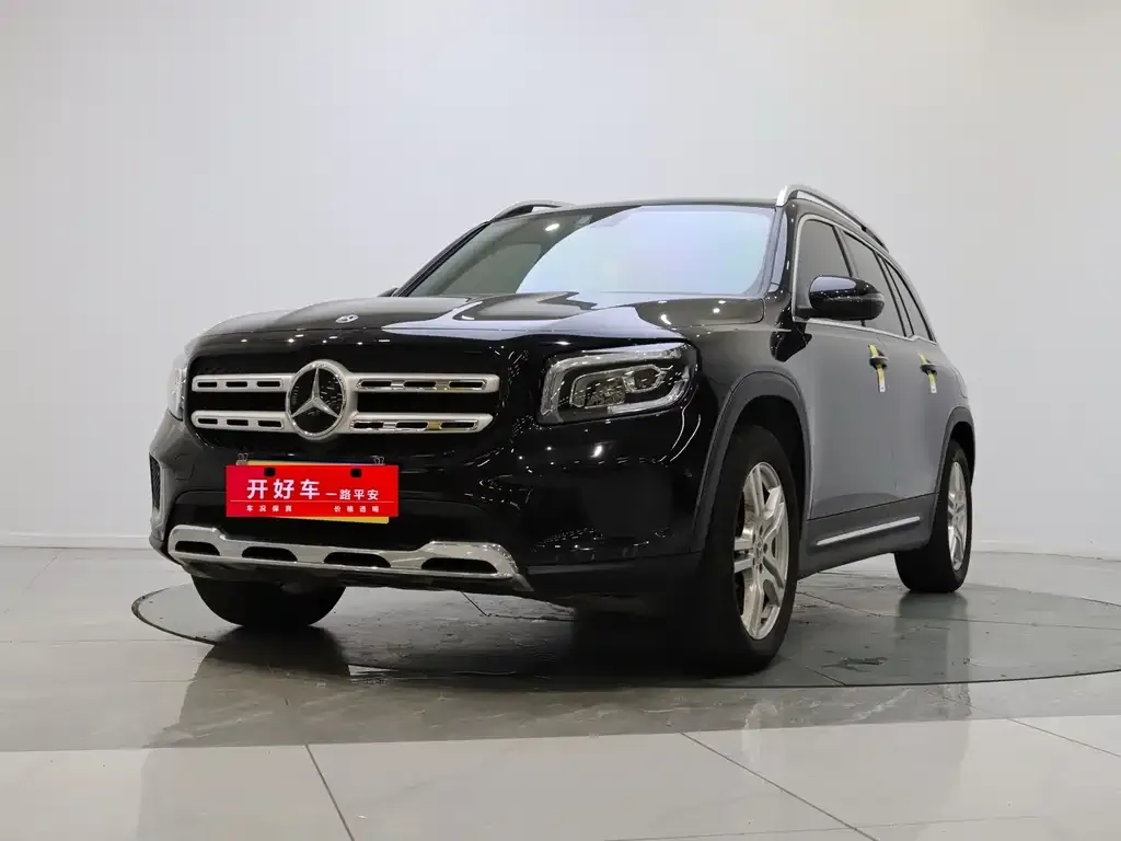Mercedes-Benz GLB — фото 1