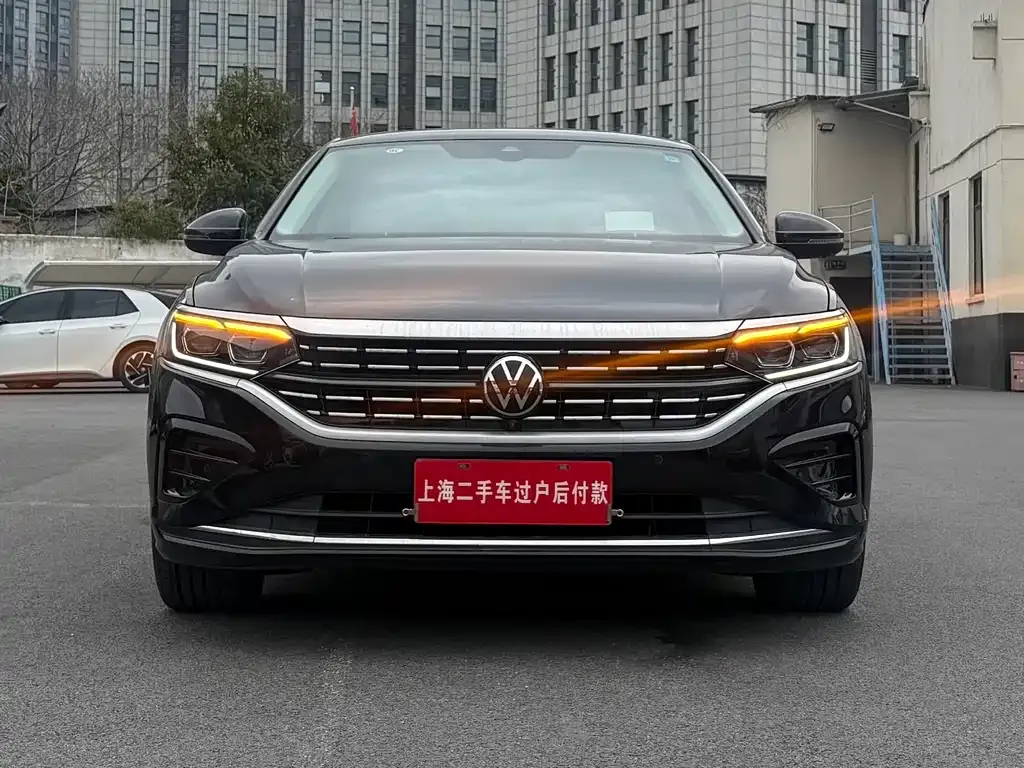 Volkswagen Passat — фото 1