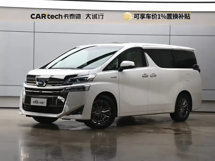 Toyota Vellfire — фото 1