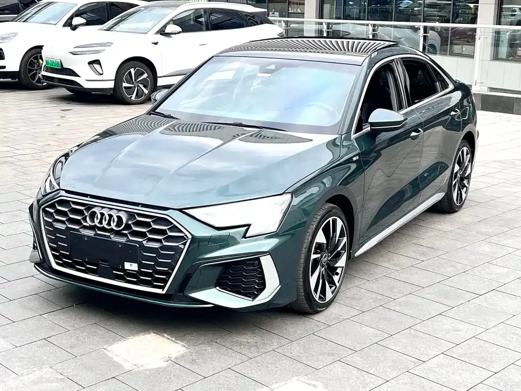 Audi A3 — фото 1
