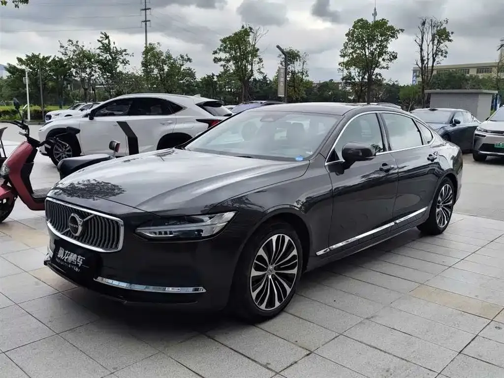 Volvo S90 — фото 1