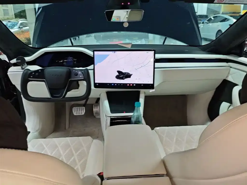 Tesla Model S — фото 10