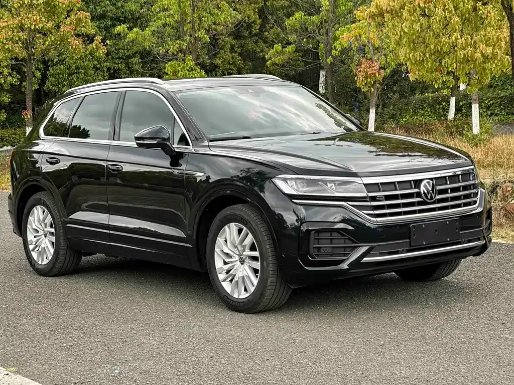 Volkswagen Touareg — фото 10