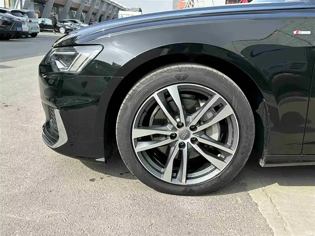 Audi A6L — фото 10