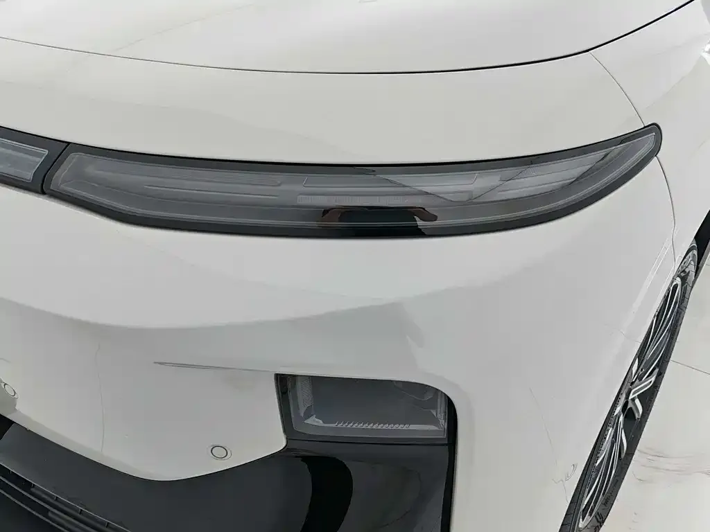 Leapmotor B10 — фото 10