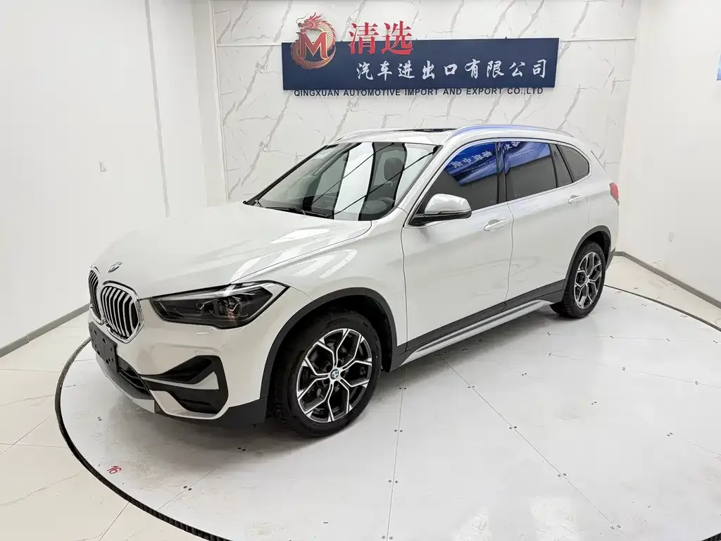 BMW X1 — фото 1