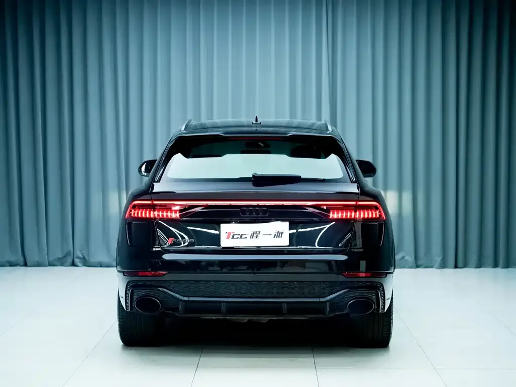 Audi RS Q8 — фото 3
