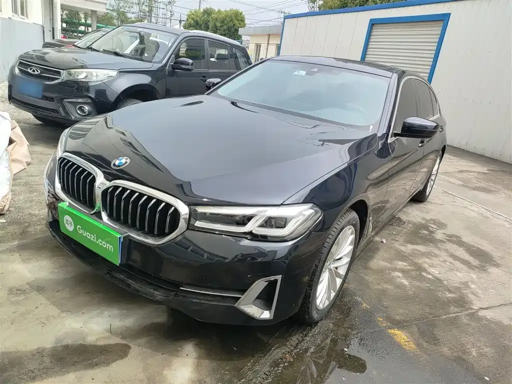 BMW 5 Series — фото 1