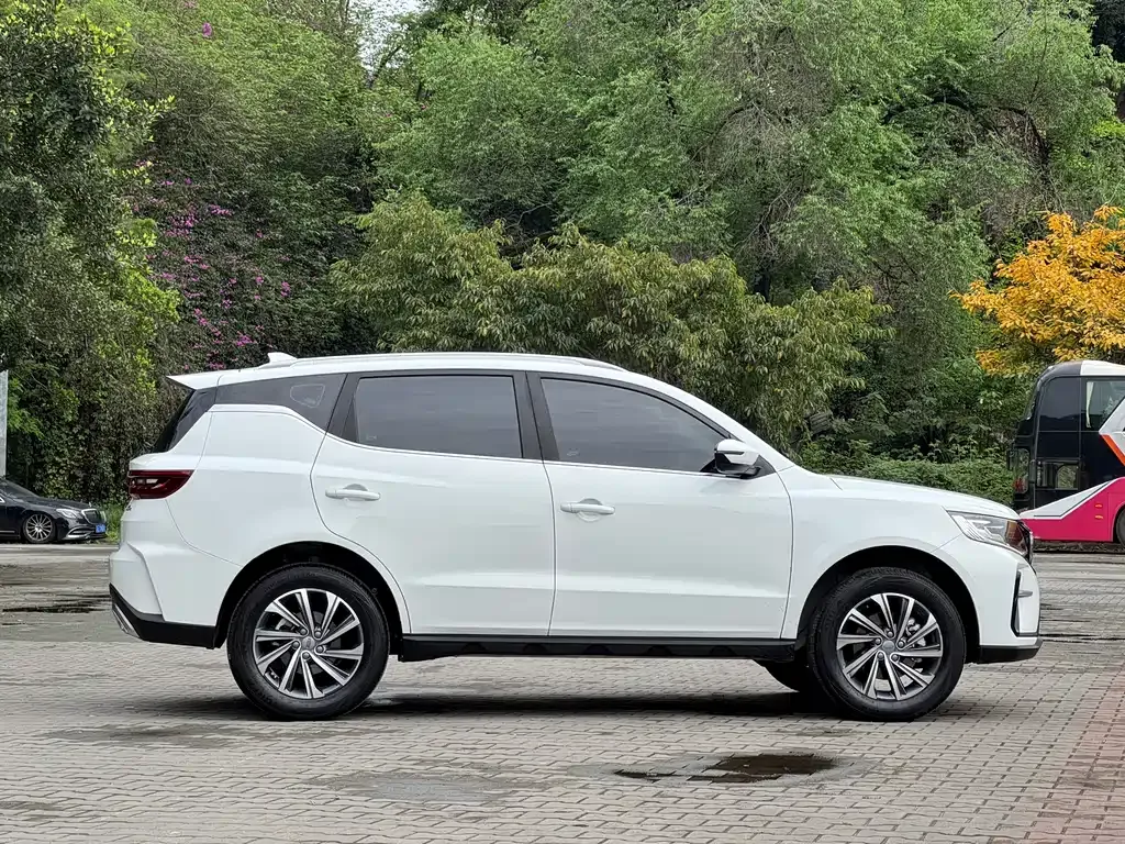 Geely Vision X6 — фото 6