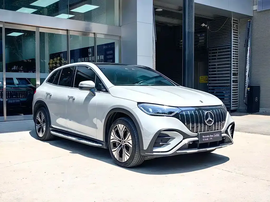 Mercedes-Benz EQE SUV — фото 6