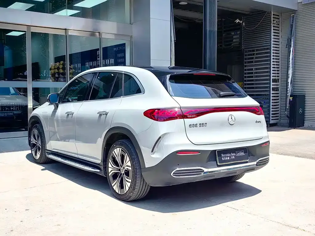 Mercedes-Benz EQE SUV — фото 9