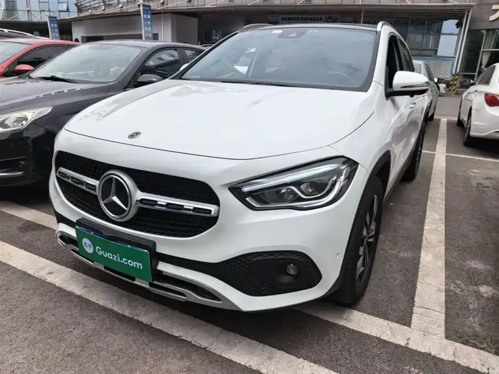Mercedes-Benz GLA — фото 1