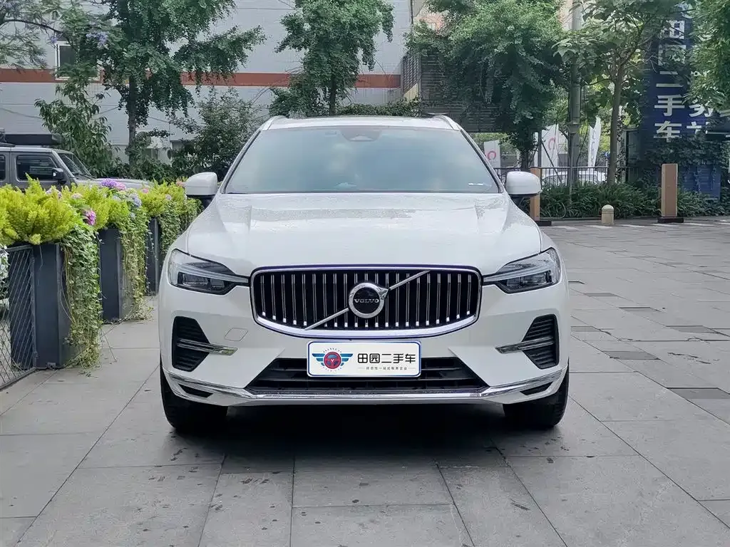 Volvo XC60 — фото 10